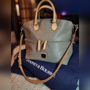 Dooney and Bourke med-lg handbag with dustbag